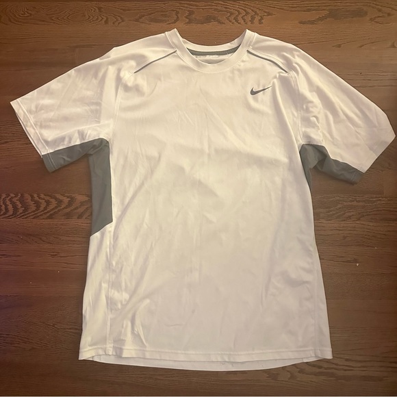 Nike Men's White and Gray Sports Shirt - Picture 1 of 2